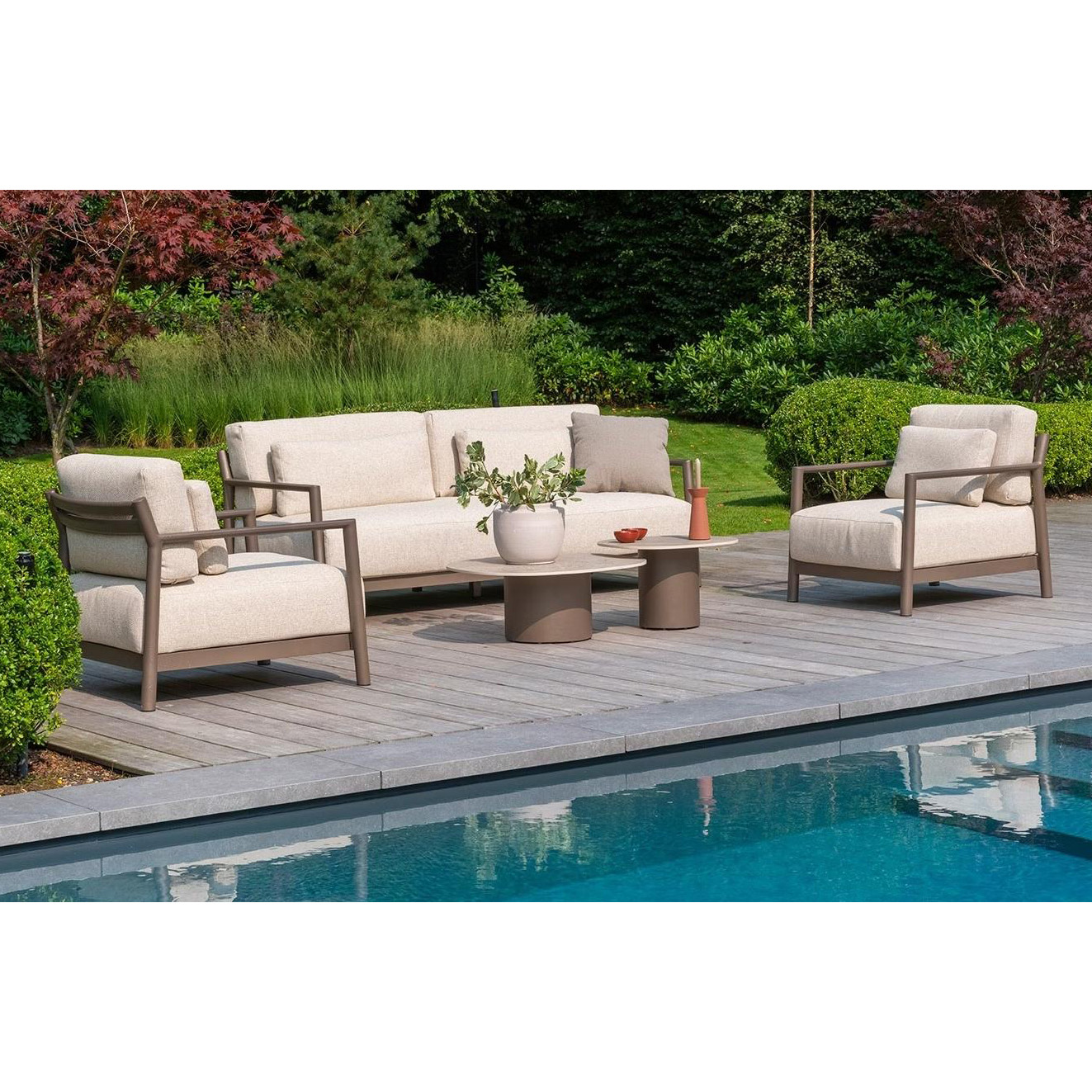Outdoor Furniture Lounge Set - For 4 Seater Dream Garden Outside
